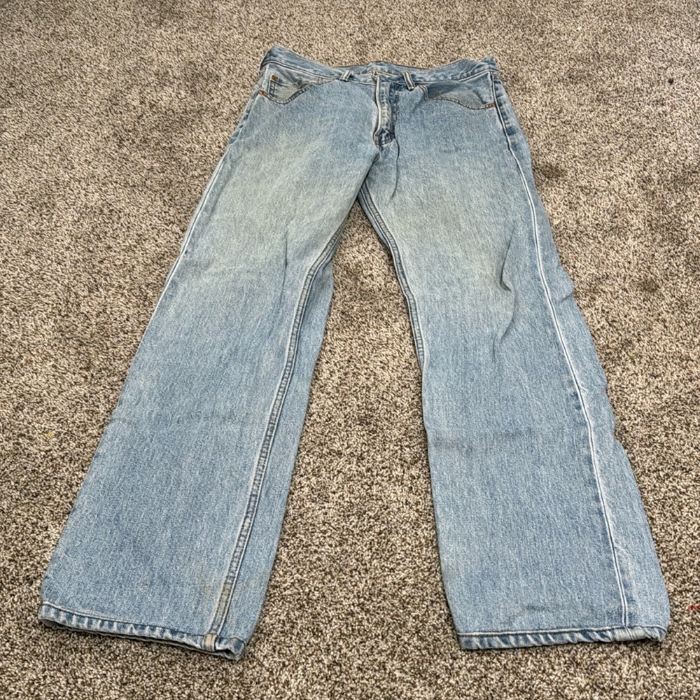 LEVI'S Men's 505 Regular Fit Jeans Size 32X34 In Medium Wash